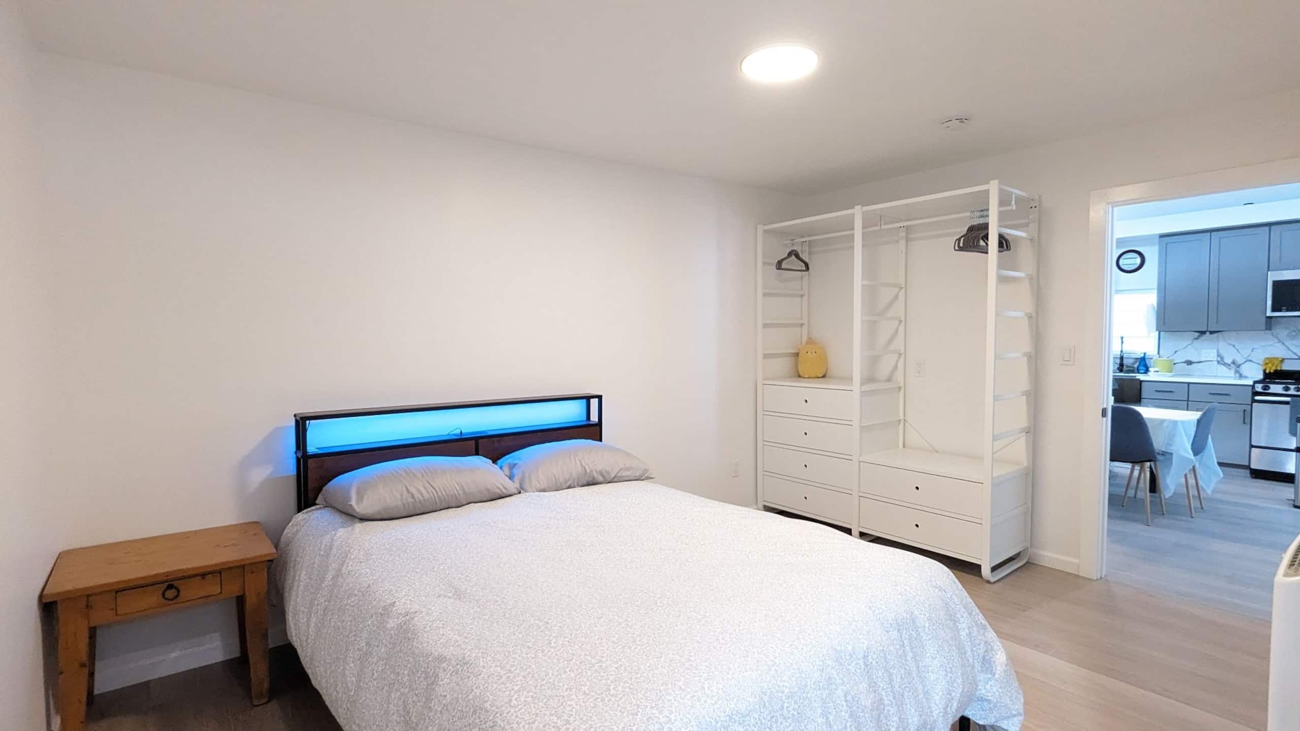 Guesthouse in South San Francisco · ★4.76 · 2 bedrooms · 4 beds · 2 shared baths - Image 5