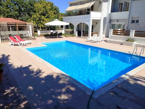 luxury home land