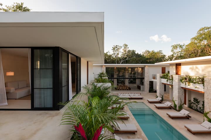 Hacienda Babylon • 9BR, Chef, Pools, Gym, Events