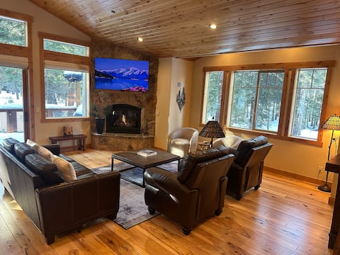 Successful Airbnb property: Private 4BD/3BA near Northstar in Tahoe Vista