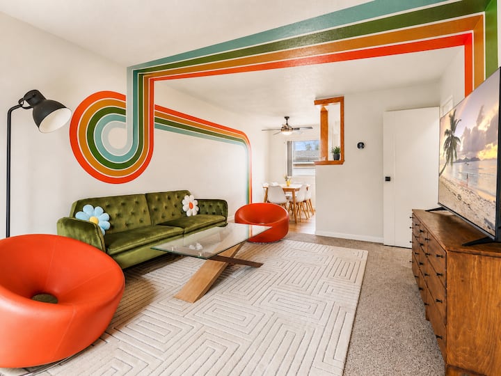 Swimming Pool, Kid Friendly & Free Parking - Edina, MN
