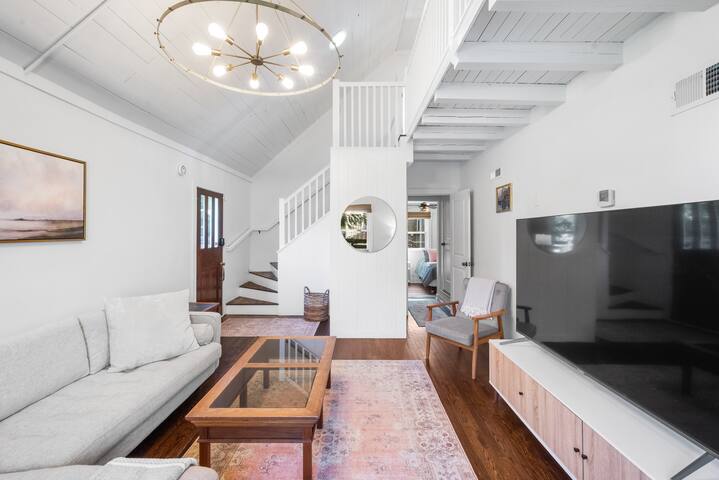 4-Bed Farmhouse Bliss Near It All gallery image 5