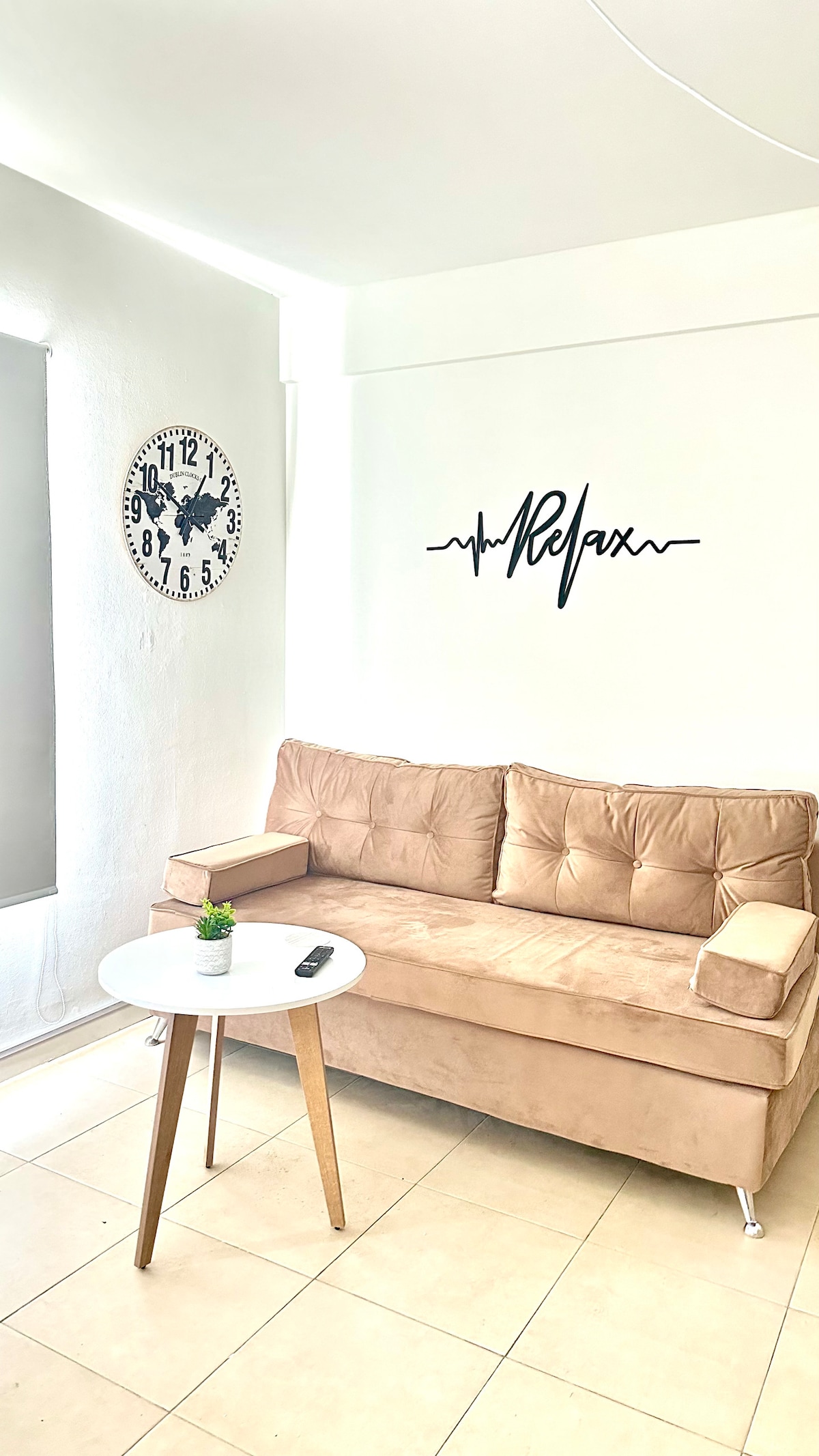Popular Airbnb listing: Luminoso Studio en China Town Fleni River in Belgrano