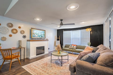 Sleeps 6 | Pickleball Court | Pool Table+Fire Pit