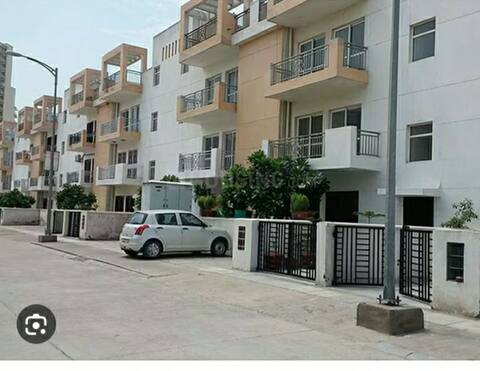 Parkland 4BHK independent floor