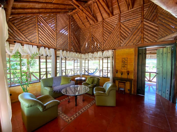 Casa Guadua - Santa Isabel