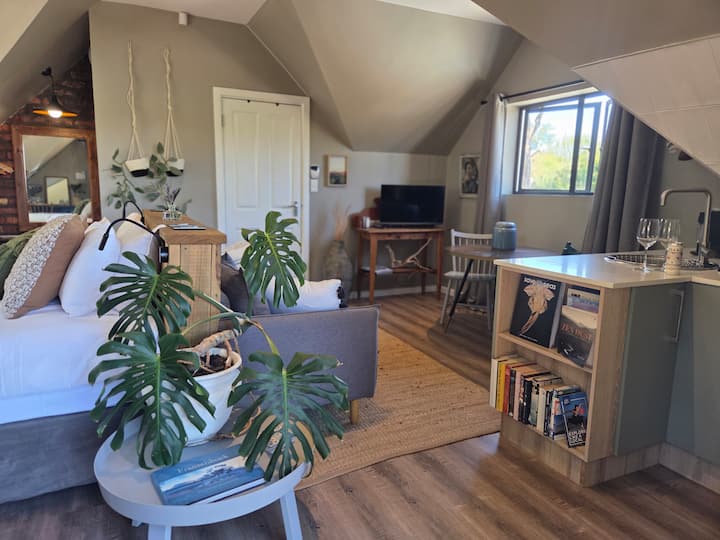 Mountain View Loft Clovelly - Cape Town