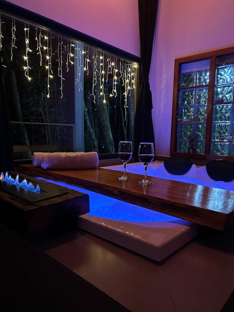 Chalet with whirlpool