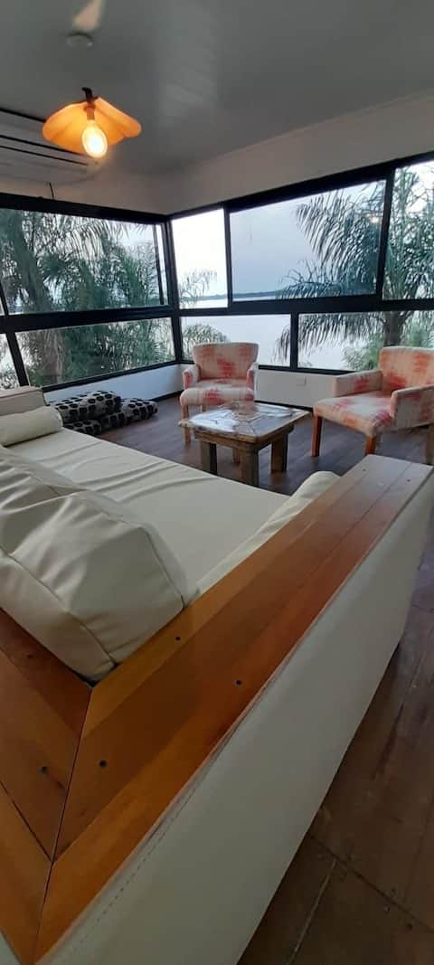 Successful Airbnb property: The Ravine House in Departamento Ituzaingó