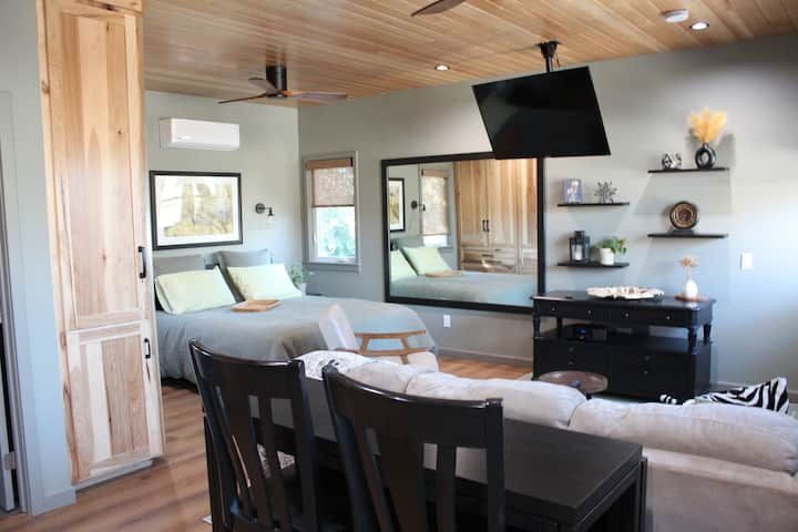 Elegant Craftsman Studio - Carlsbad, CA