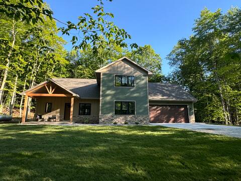 New Door County Home - Sleeps 16+ w/ Hot Tub