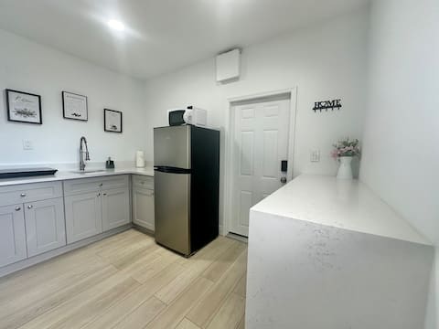 Top performing Airbnb: “Oasis Terrace” in Pinellas Park