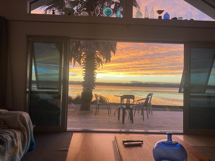 Kahawai Lodge, Beach Front, The Good Spot! - Waiuku