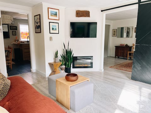 Cute, Quiet, Art-Filled Apt.