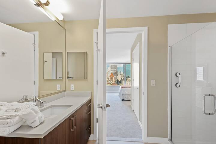 Luxurious 2BR 2BA Back bay heart with amazing view gallery image 4