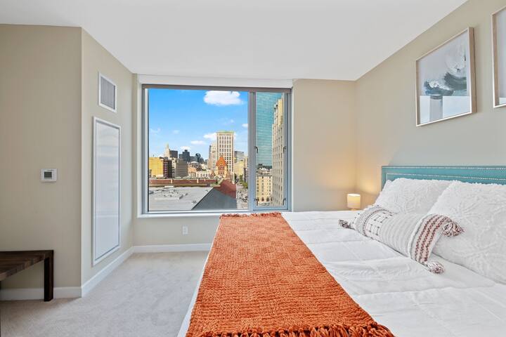 Luxurious 2BR 2BA Back bay heart with amazing view gallery image 3