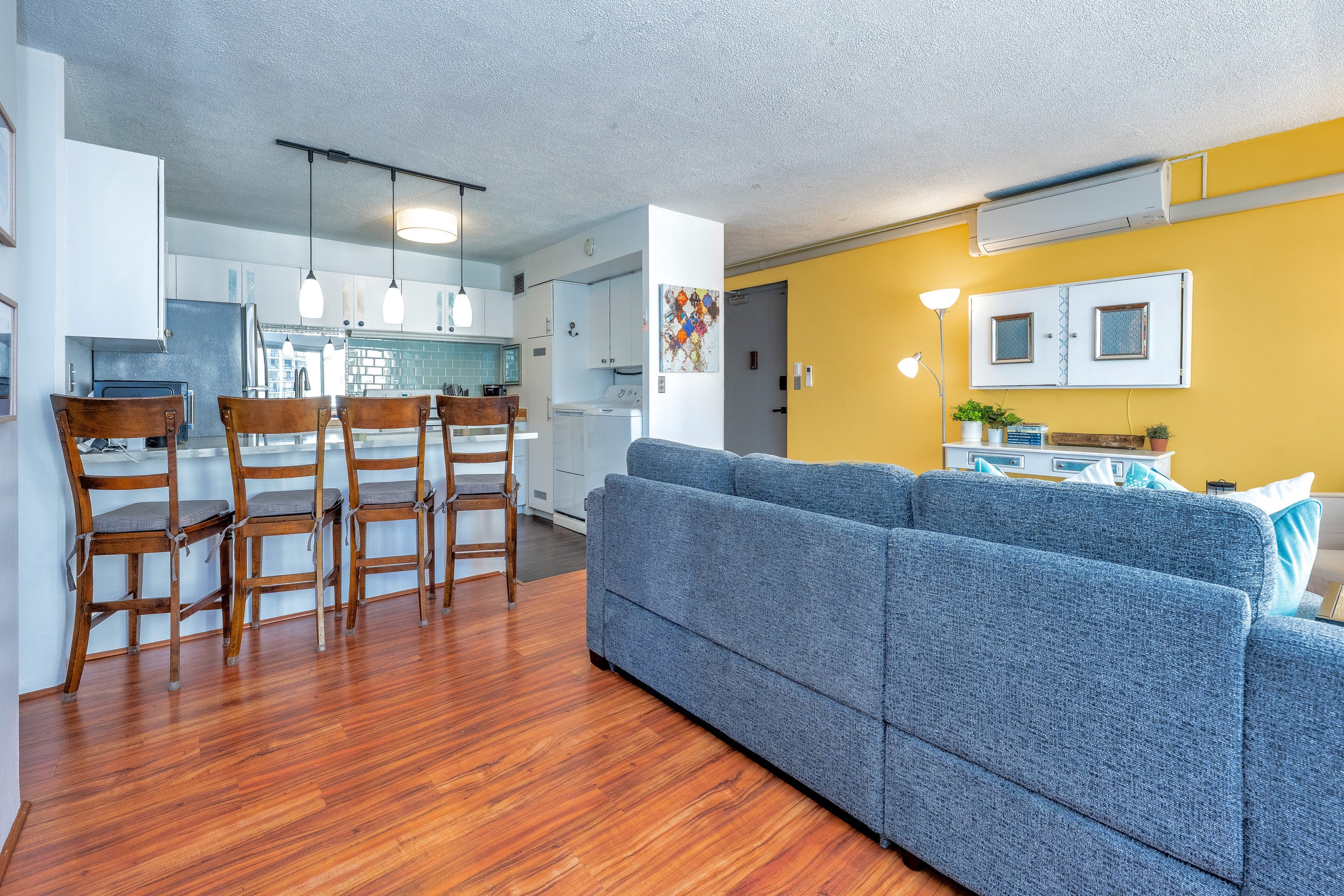 Condo in Honolulu · ★4.86 · 2 bedrooms · 3 beds · 2 baths - Image 2