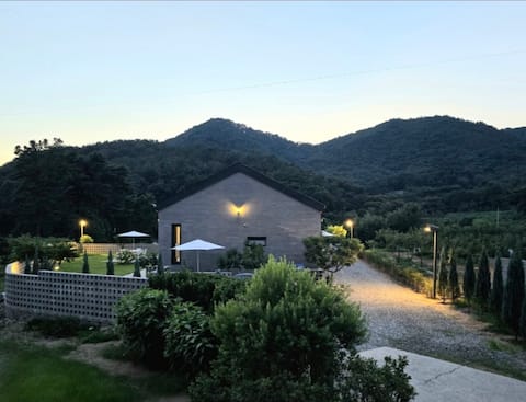 Orchard Brick House #Family Trip #Yeoju Outlet #Private #Bulmung #Barbecue #2 Nights Bulmung/3 Night