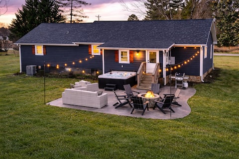 Maplewood Retreat | w/ HotTub & Fire Pit!