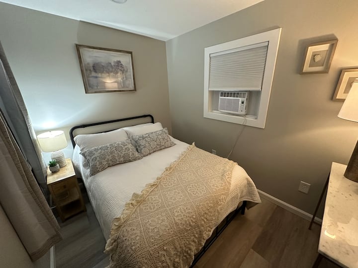 Dhomë gjumi në pishinë - Krevat me madhësi të plotë