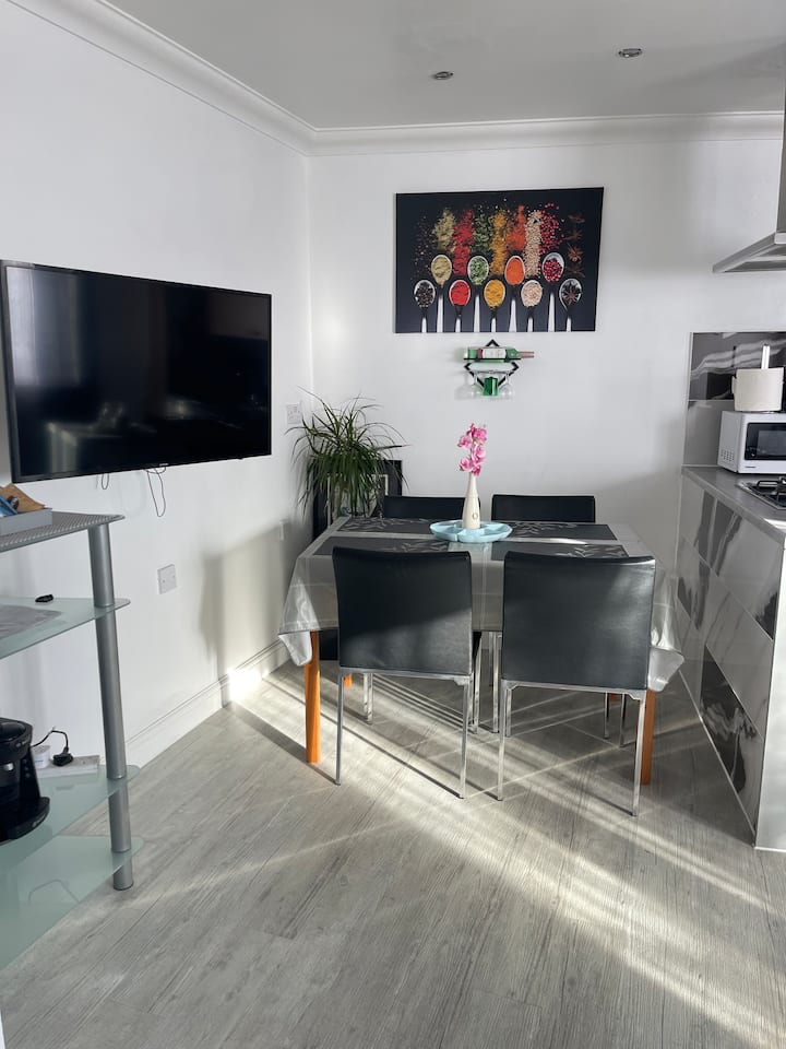 Bowery Apartment - 2 Bedroom - Dagenham