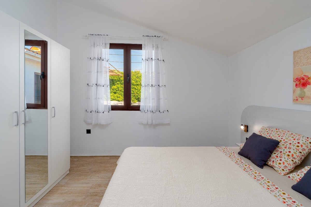 Chumba cha kwanza cha kulala