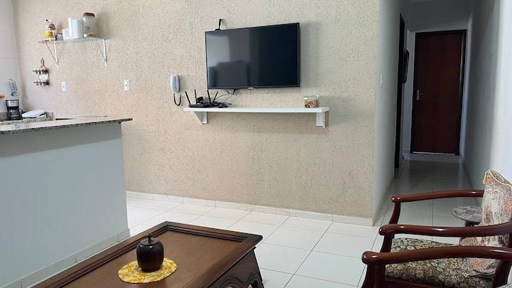 2 Quartos, Garagem , A 1,4 Km Da Parque Exposições - Patos de Minas