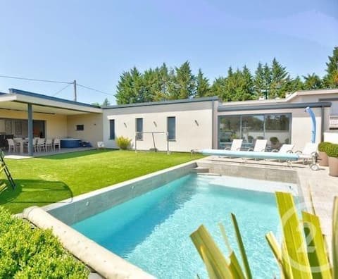 Large quiet house with pool, gym