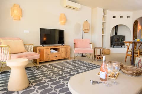 Propiedad de Airbnb exitosa: Luxury Apartment with Sea View en Xàbia / Jávea