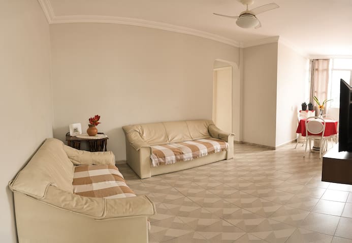 Entire home with 2 bedrooms in Santos - Apt de frente para praia 2 dormitórios 2 banheiros