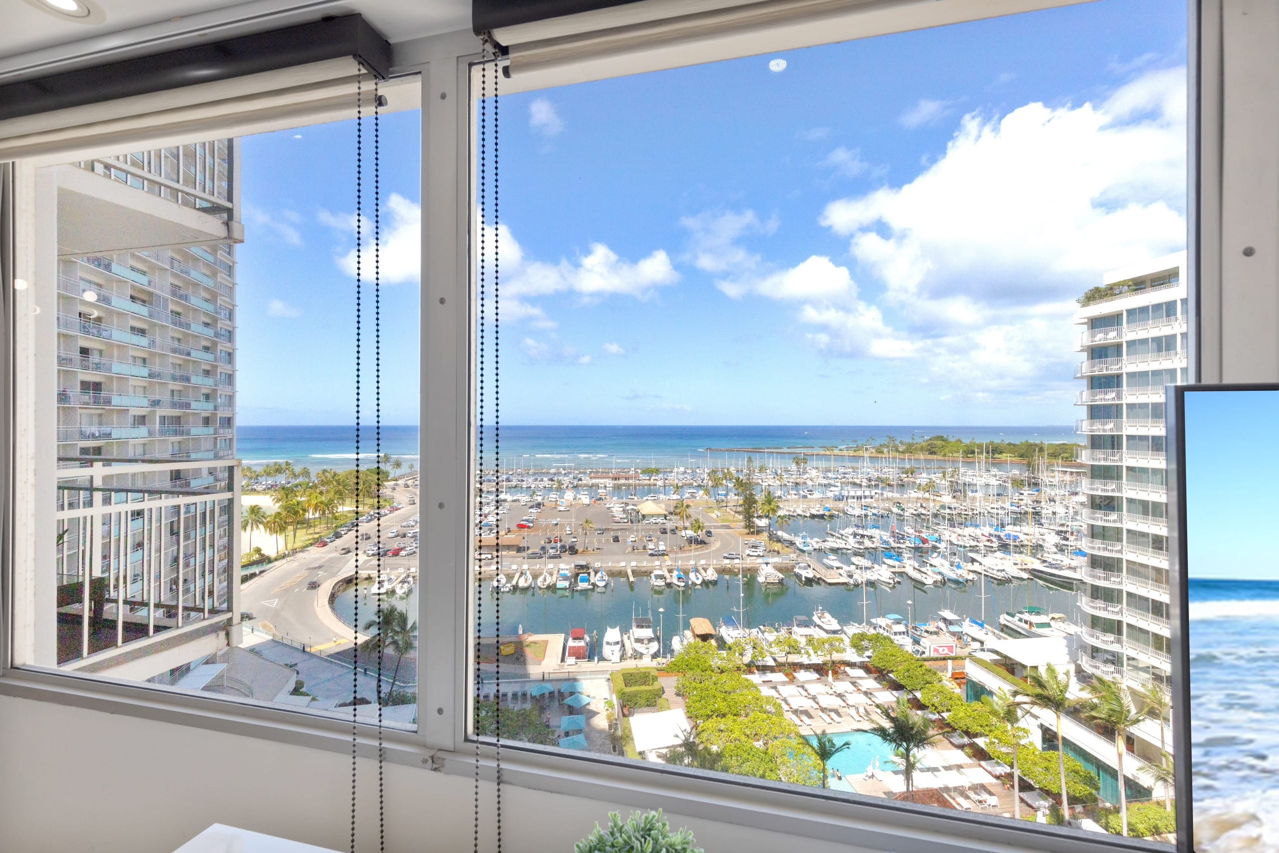 Ocean View 2 Bedroom/2 Bath Condo at Ilikai Resort - Image 33