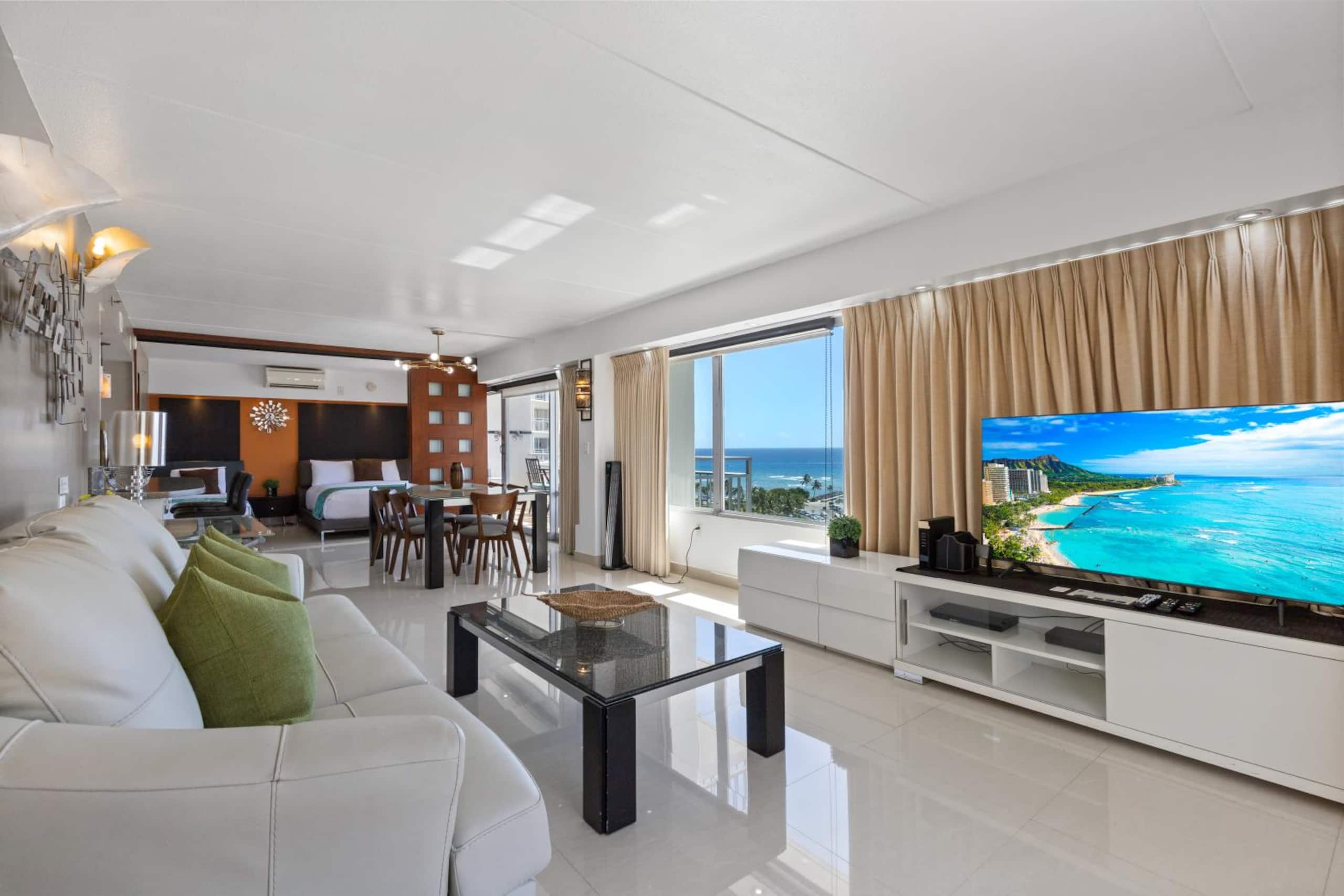 Ocean View 2 Bedroom/2 Bath Condo at Ilikai Resort - Image 6
