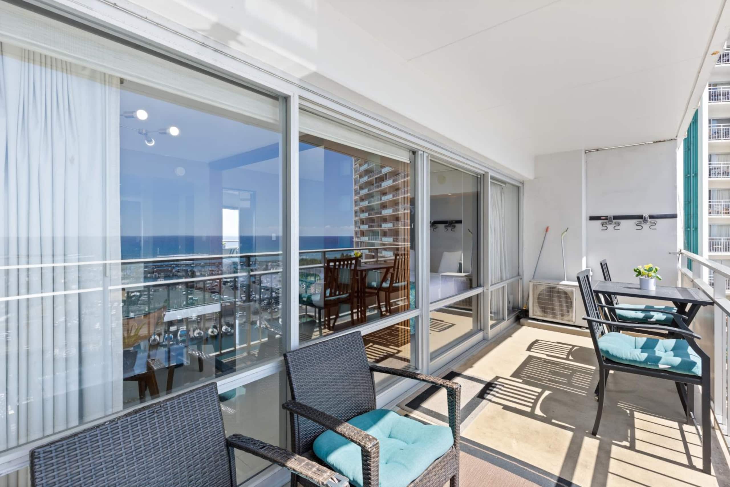 Ocean View 2 Bedroom/2 Bath Condo at Ilikai Resort - Image 24