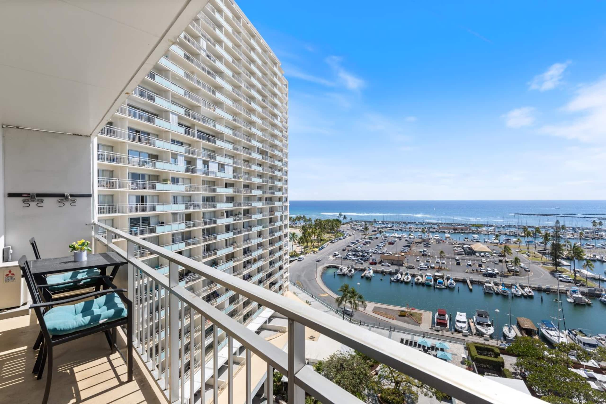 Ocean View 2 Bedroom/2 Bath Condo at Ilikai Resort - Image 25