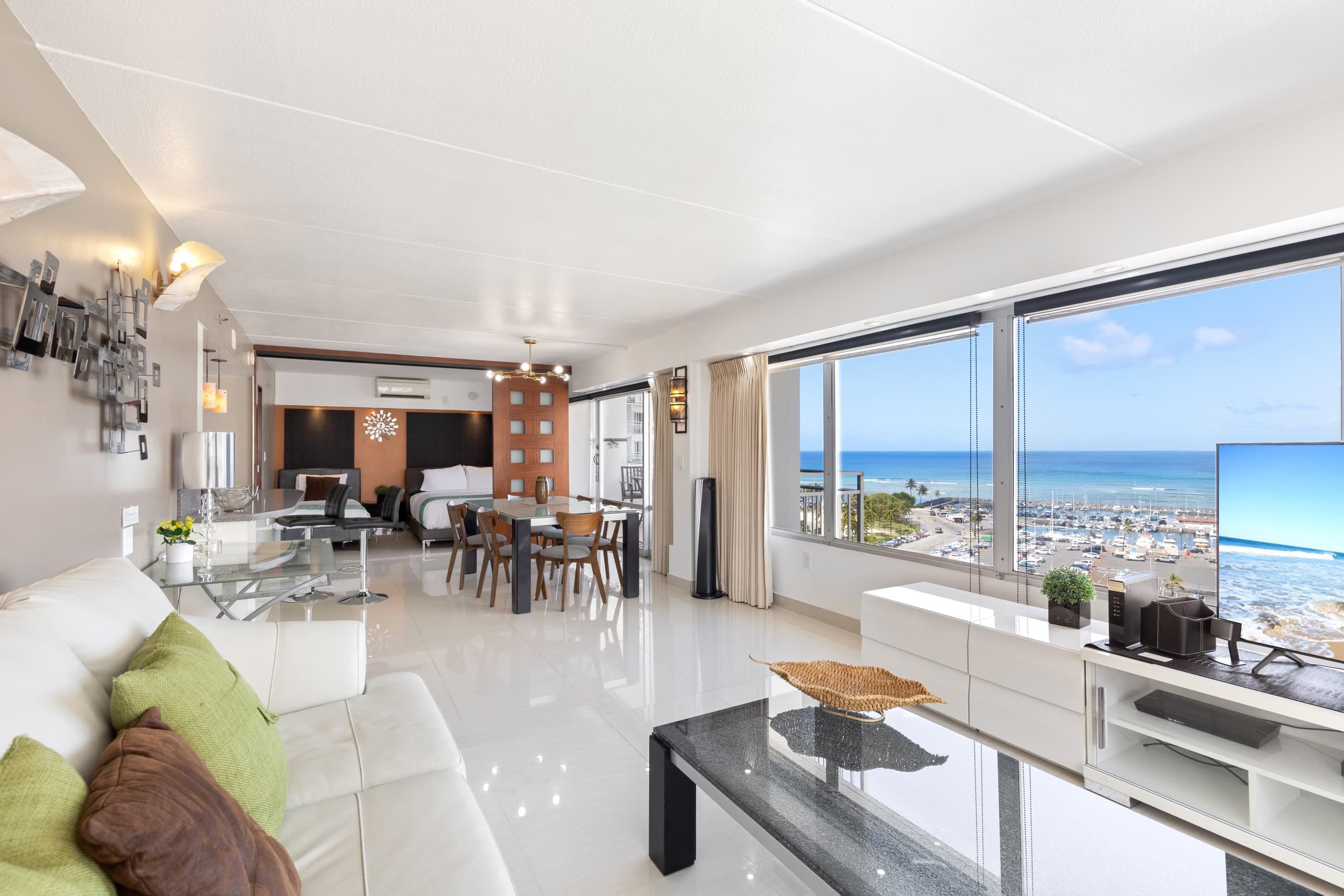 Ocean View 2 Bedroom/2 Bath Condo at Ilikai Resort - Image 5