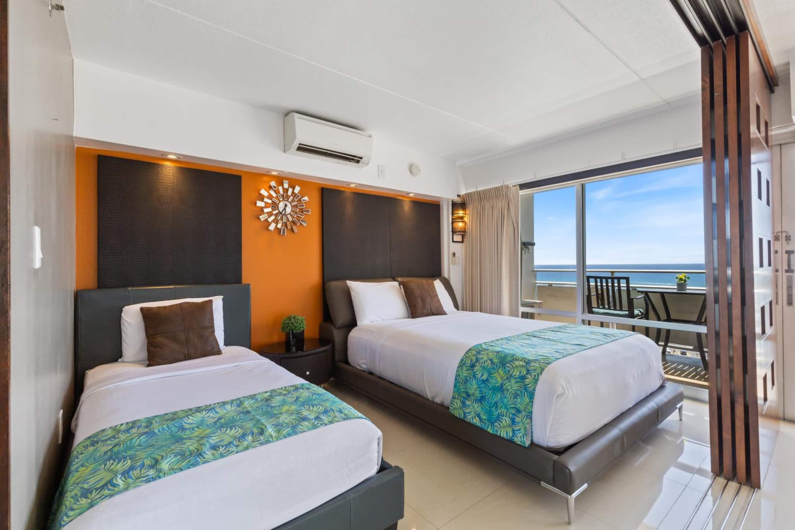 Ocean View 2 Bedroom/2 Bath Condo at Ilikai Resort - Image 15