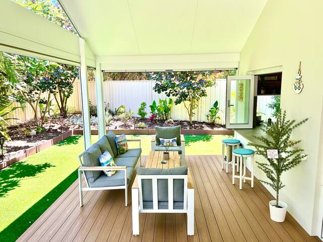 Beachside Tropical Paradise! gallery image 5