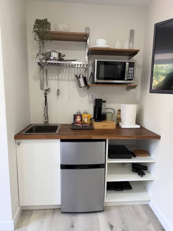 Cozy Studio Between Los Angeles And Orange County - Bellflower, CA
