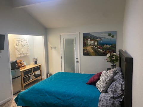 Sacramento Suite-Private & Peaceful