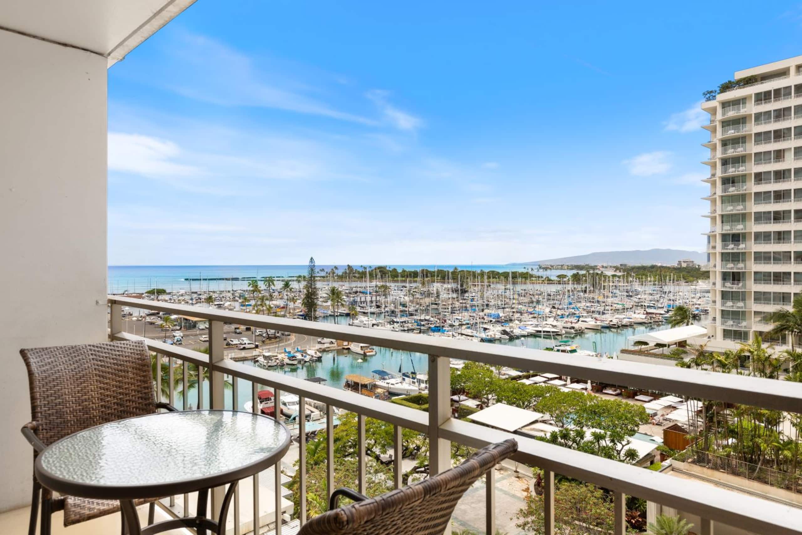 Waikiki Oceanview Resort Pool | Gym | Free Parking - Image 11