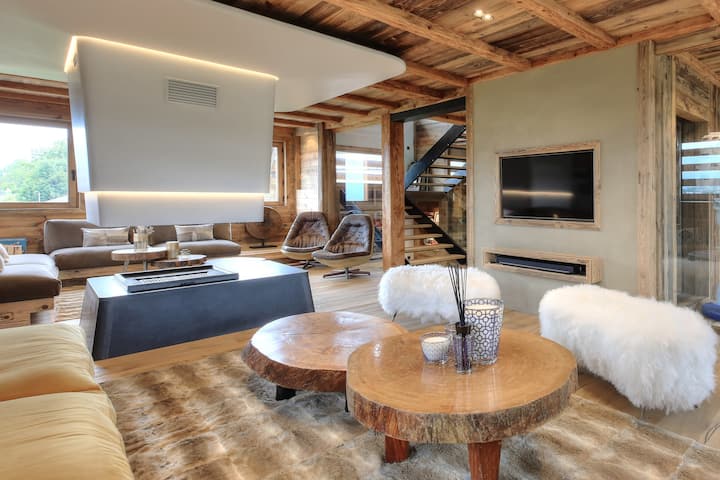 Splendide Chalet De 750m² Au Pied Des Pistes - Megève
