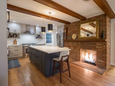 Private retreat, walk/bike to town.