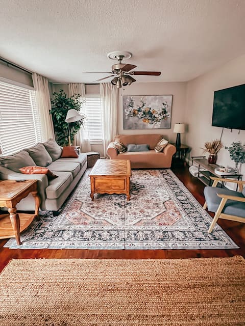 "Lake Lagoon" 3br w/ Boat Rentals Next Door