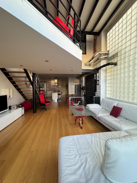 Loft design, great location