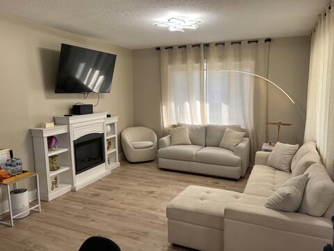 Cozy, Clean & Cute 3BR, 4 Beds Home: Xbox & Arcade