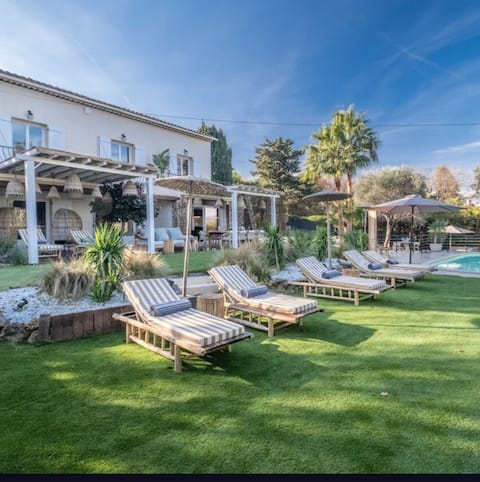 Tropezian house with garden & heated pool