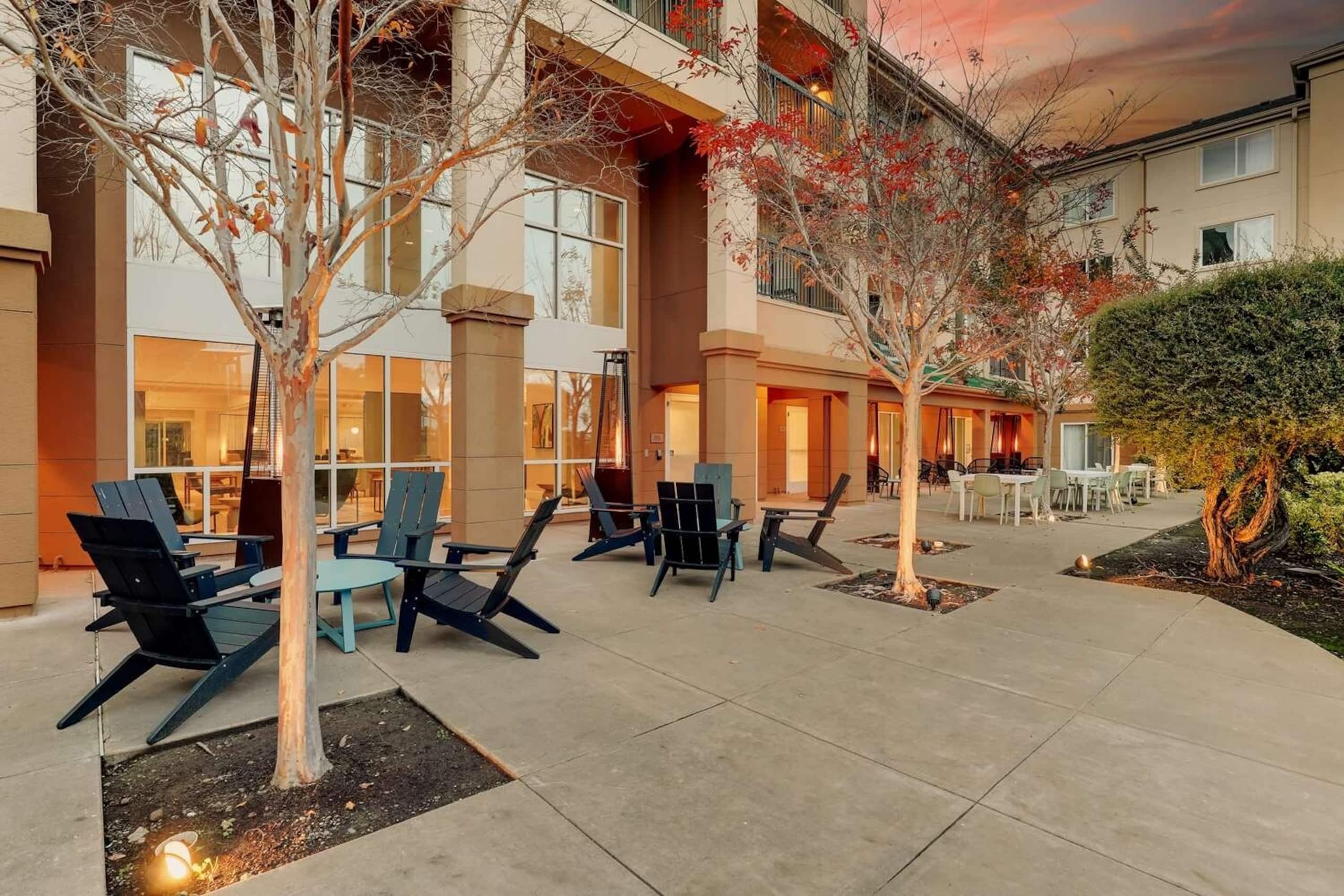 Hotel in South San Francisco · ★4.54 · 2 bedrooms · 2 private baths - Image 27