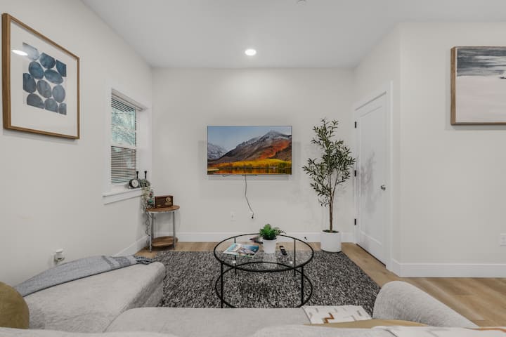 Spacious Single Level Retreat | 2br/2ba · Near Pdx - Vancouver, WA