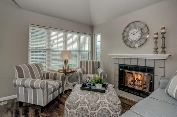 Immaculate 2 Bedroom With Loft
Austin’s Place - Colorado Springs, CO