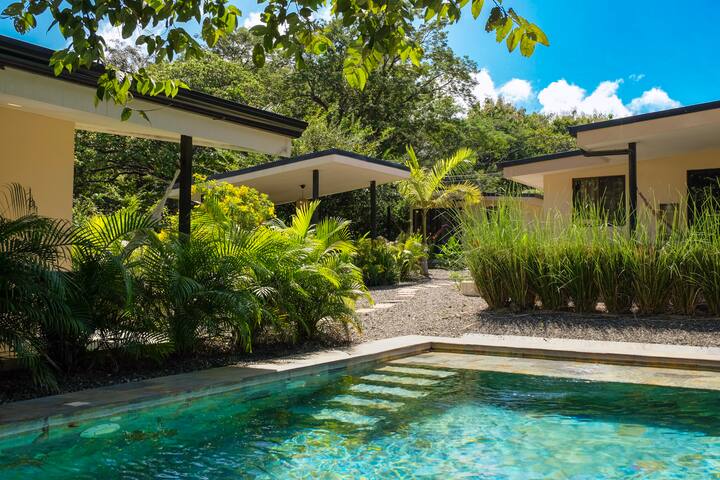 One Bedroom Lodge with Pool in Playa Negra